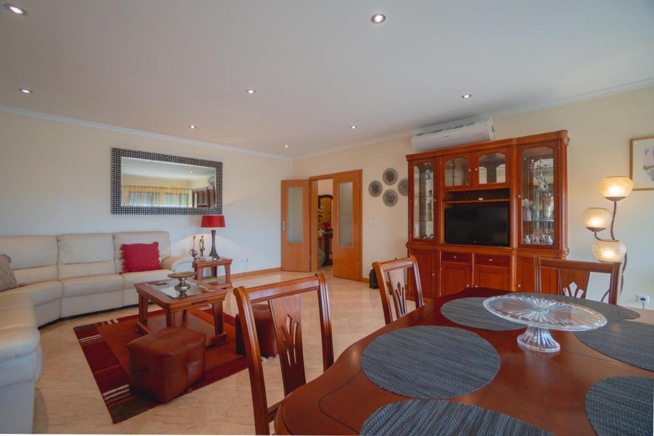 Large Modern Ponta Delgada Apartment מראה חיצוני תמונה