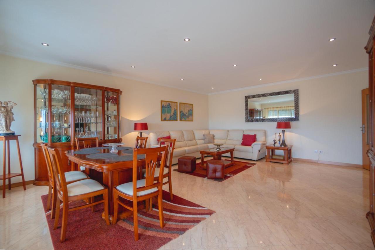 Large Modern Ponta Delgada Apartment מראה חיצוני תמונה